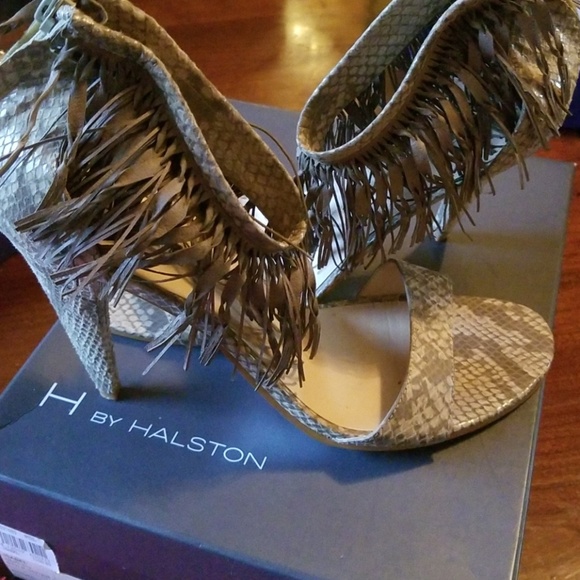 Shoes - Picture 2 of 4